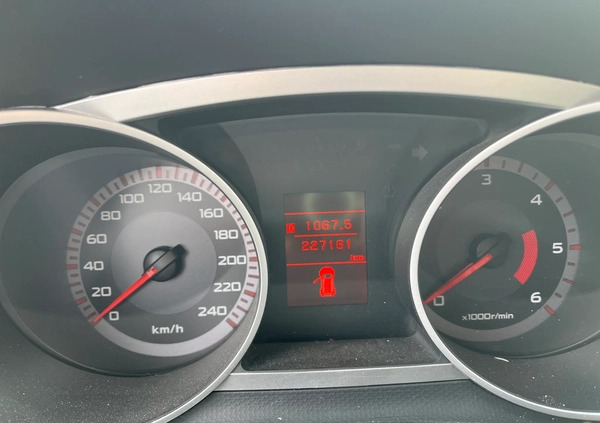 Mitsubishi Outlander cena 28900 przebieg: 227161, rok produkcji 2009 z Dobra małe 137